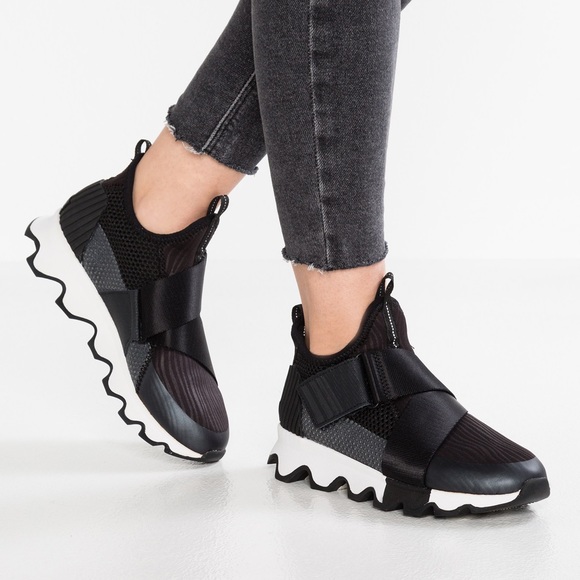 sorel kinetic sneaker black